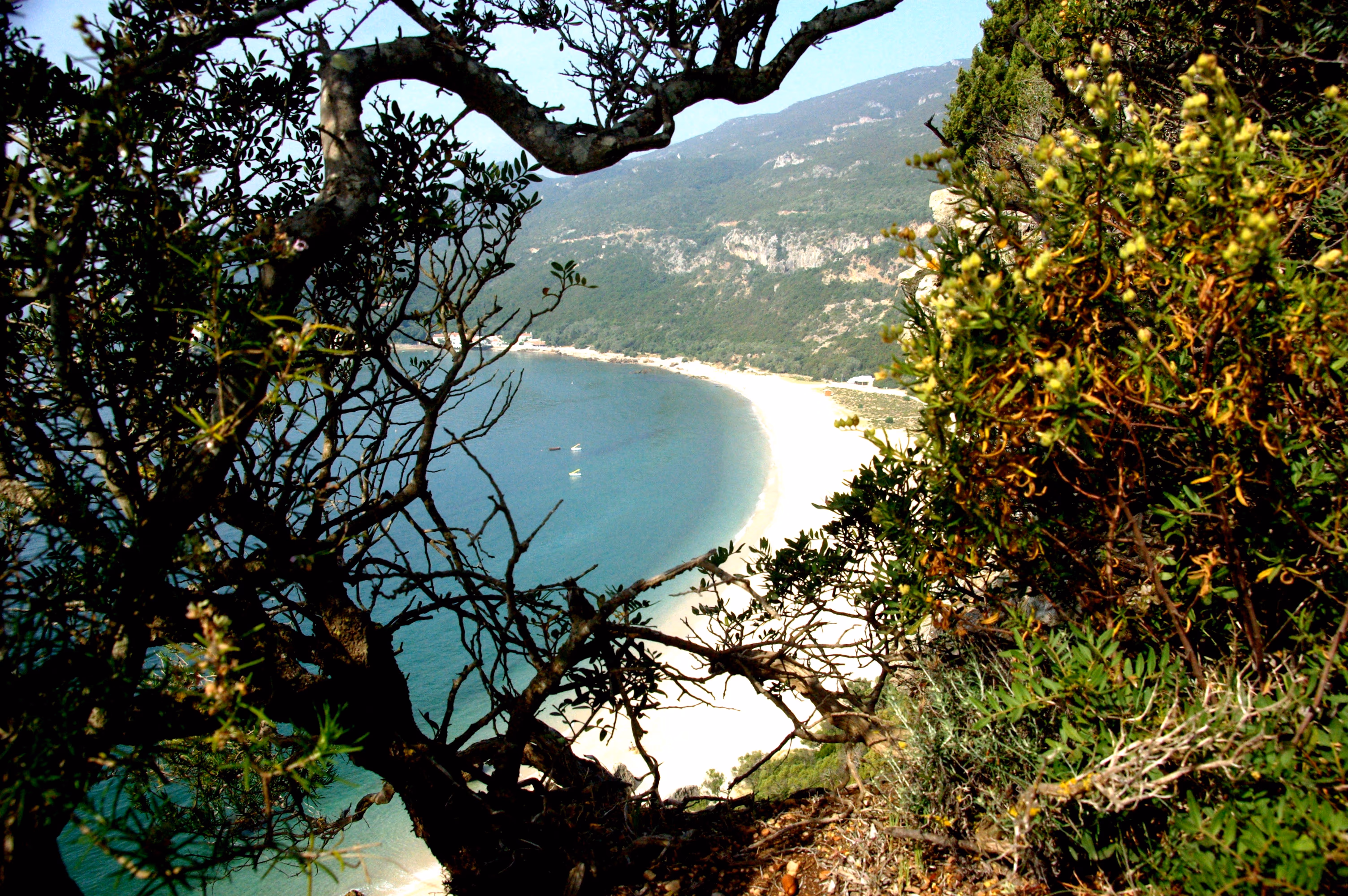Águas cristalinas no Portinho da Arrábida
